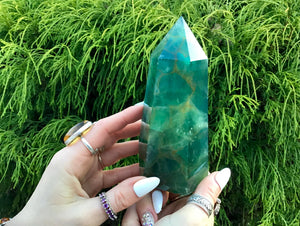 Fluorite Generator Large 1 Lb. 8 oz. Crystal ~ 5 1/2" Tall ~ Electric Glowing Blue Green Rainbow Inclusions Metallic Flashes ~ Fast Shipping